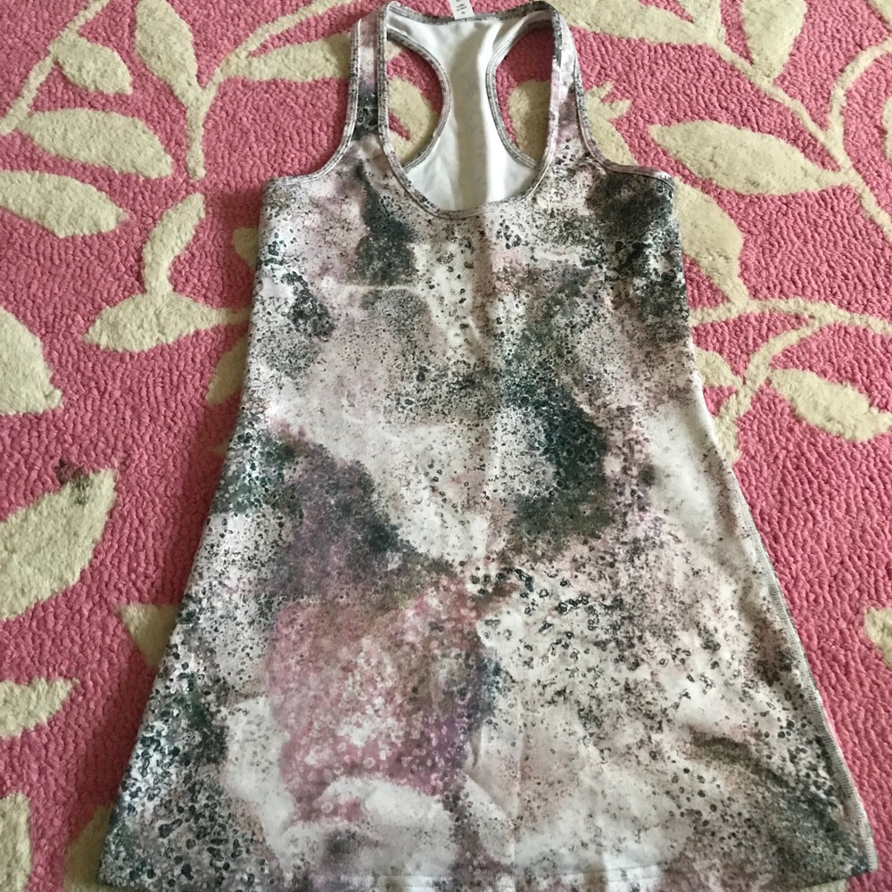 Lululemon tank